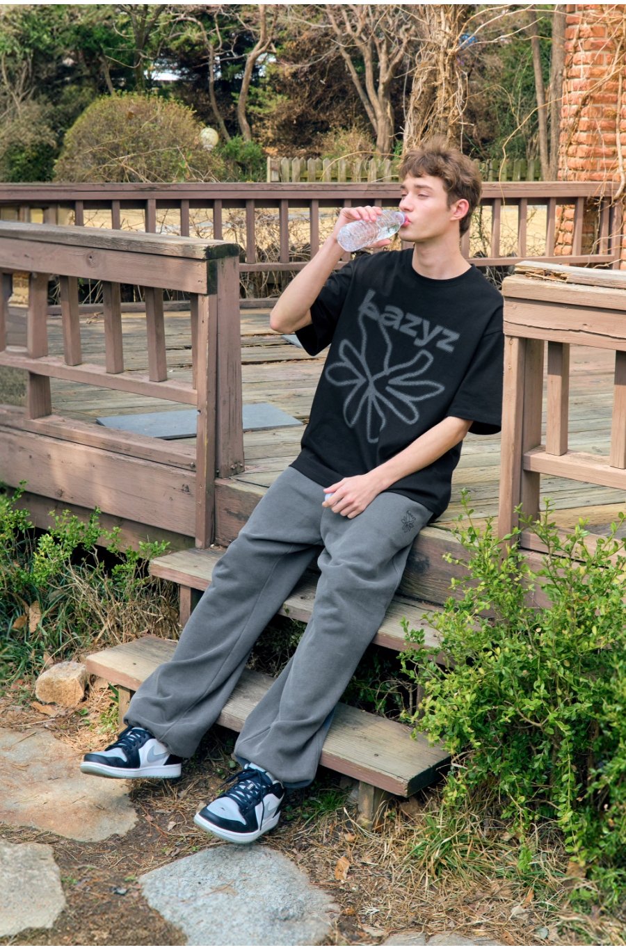 MUSINSA | LAZYZ Big Lazy Flower T-shirt (3color)
