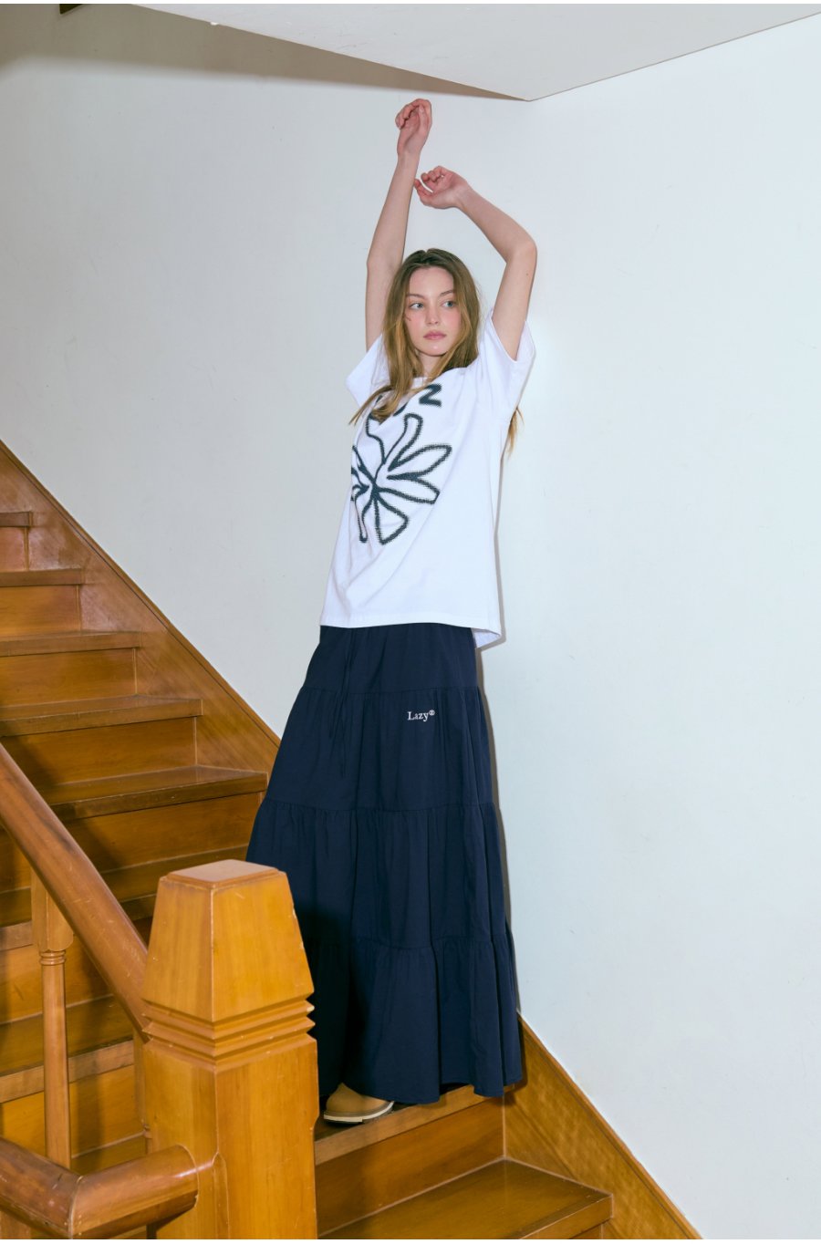 MUSINSA | LAZYZ Big Lazy Flower T-shirt (3color)