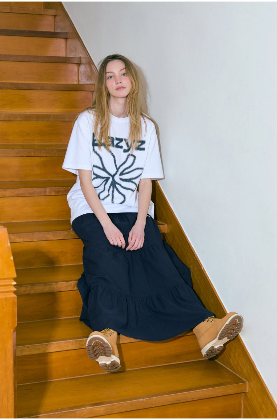 ＊韓国＊［LAZYZ］Big Lazy Flower T-Shirt 3color S-L MUSINSA | LAZYZ Big Lazy Flower T-shirt (3color)